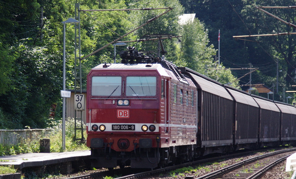Lokzug mit 180 006-9 Stadt Wehlen, 10.07.2011, Foto Ingo Wlodasch