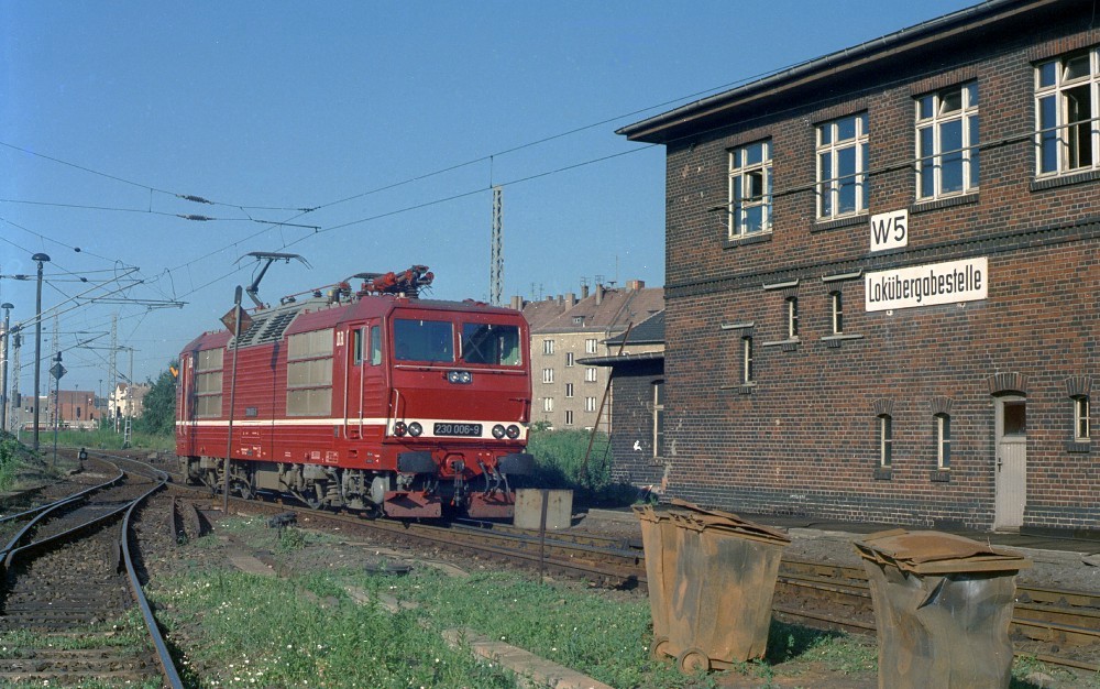 Lokzug mit 180 006-9 Bw Bln-Lichtenberg, Foto Lutz Zschage